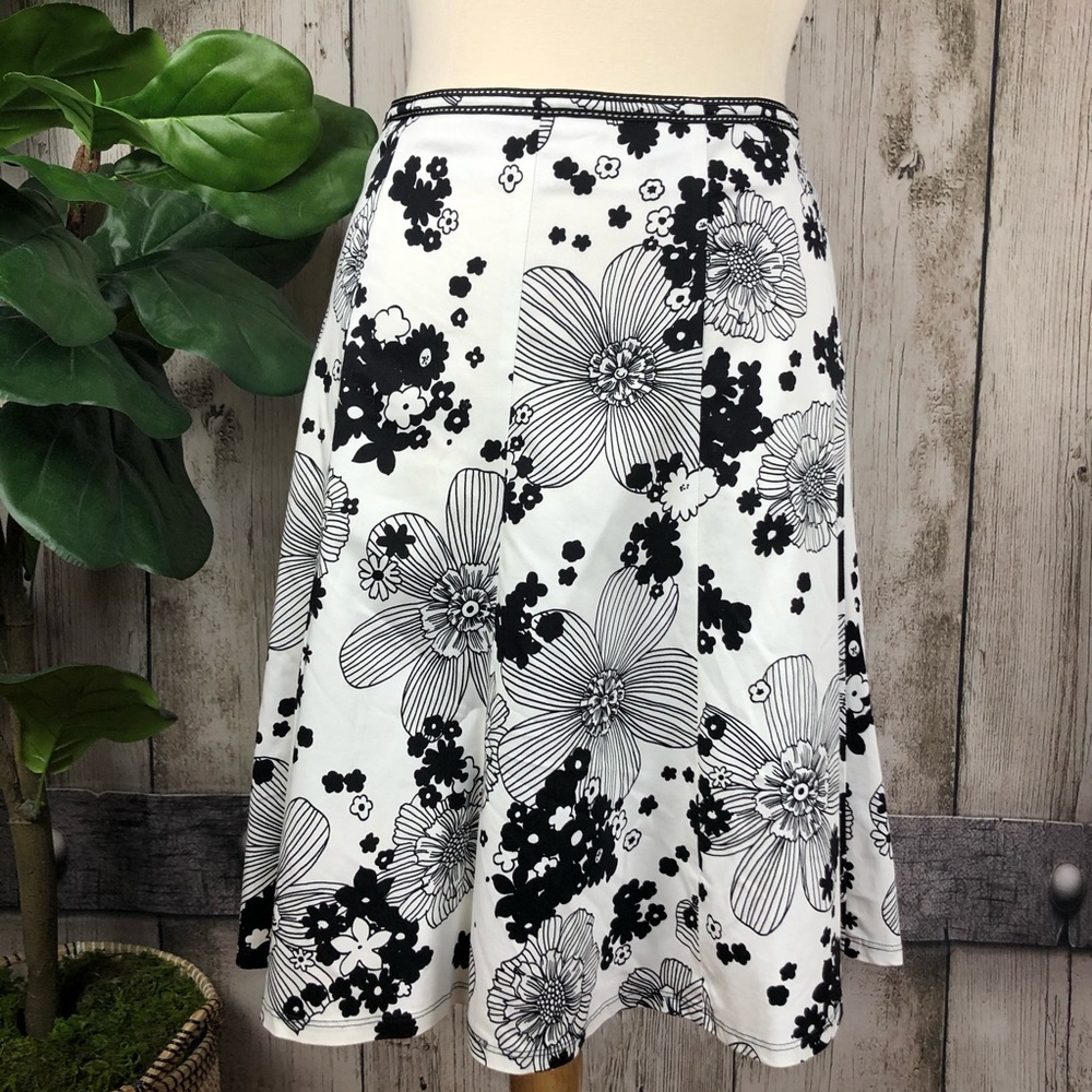 Beautiful Black & White Floral Cotton Skirt